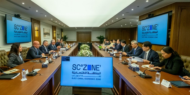 رئيس اقتصادية قناة السويس يبحث التعاون المشترك مع وزير التجارة والصناعة والطاقة بكوريا الجنوبية 